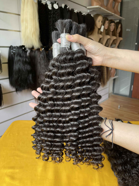 Bulk Hair Braiding Demonstration - Premium quality bulk hair showing professional grade materials suitable for various braiding techniques including cornrows, box braids, twists and protective styles. Cuticle intact virgin human hair maintains natural shine and softness when properly cared for with 